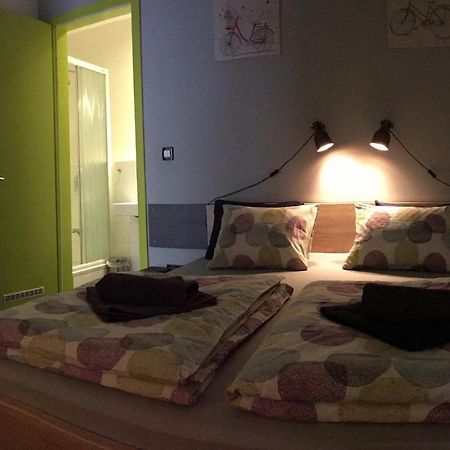 Hostel Chic Zagreb Buitenkant foto