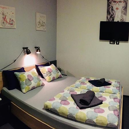 Hostel Chic Zagreb Buitenkant foto