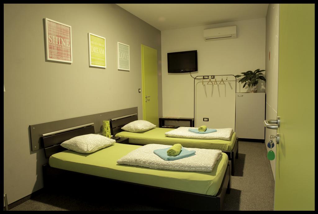 Hostel Chic Zagreb Buitenkant foto