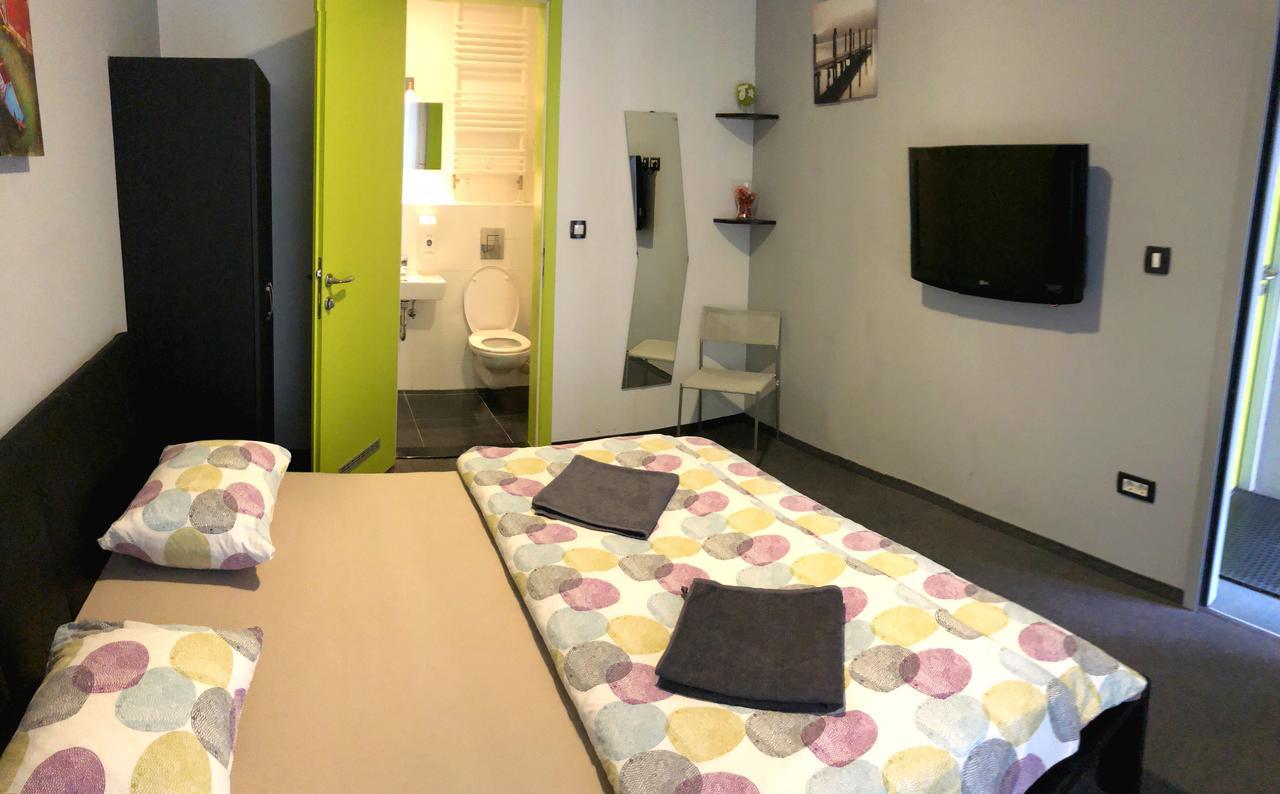 Hostel Chic Zagreb Buitenkant foto