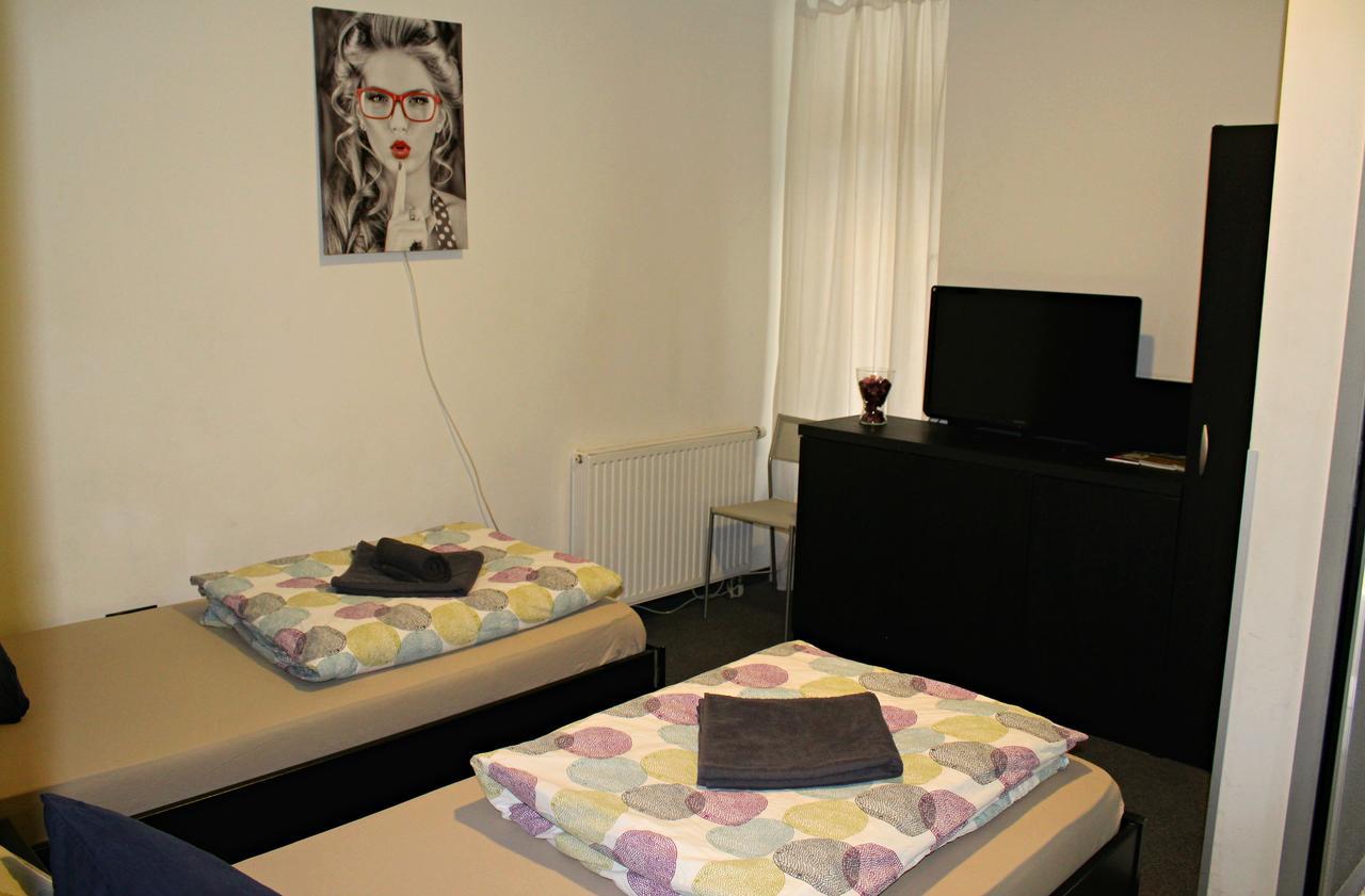 Hostel Chic Zagreb Buitenkant foto