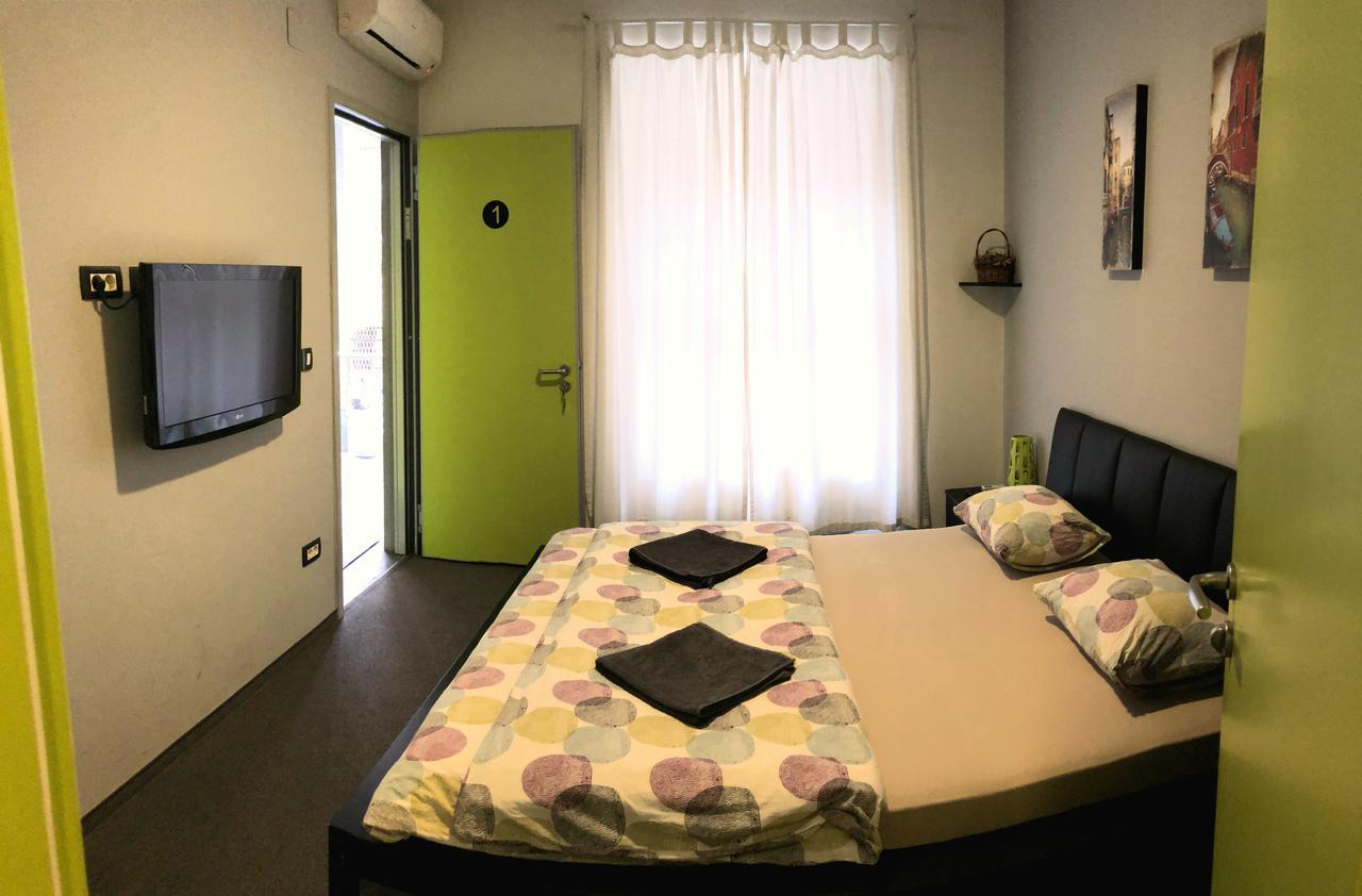 Hostel Chic Zagreb Buitenkant foto