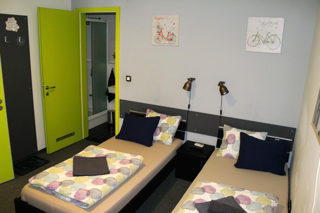 Hostel Chic Zagreb Buitenkant foto