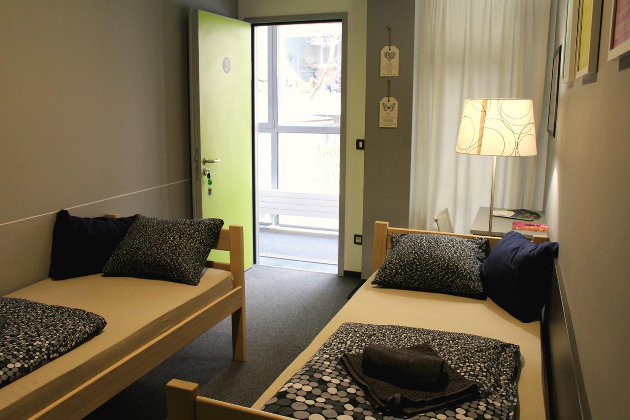 Hostel Chic Zagreb Buitenkant foto