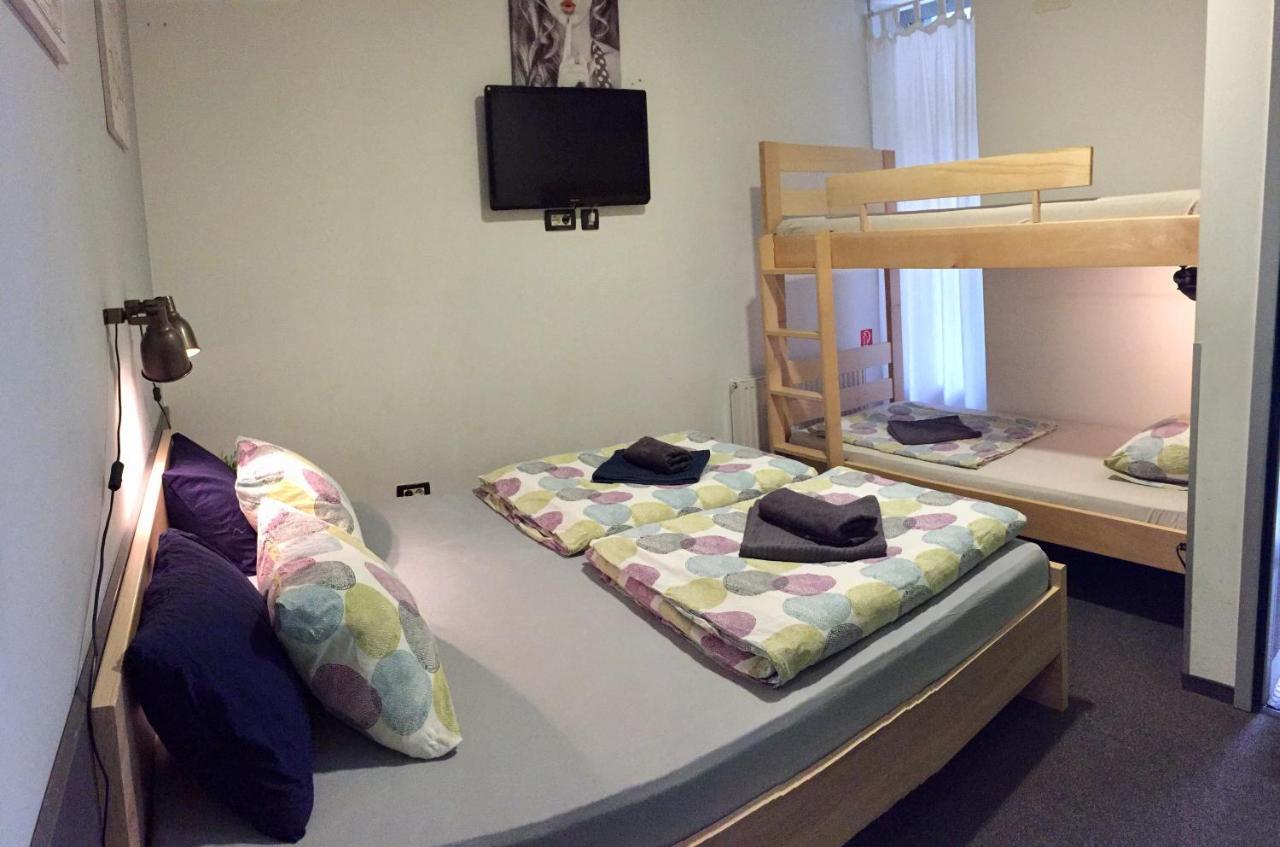 Hostel Chic Zagreb Buitenkant foto