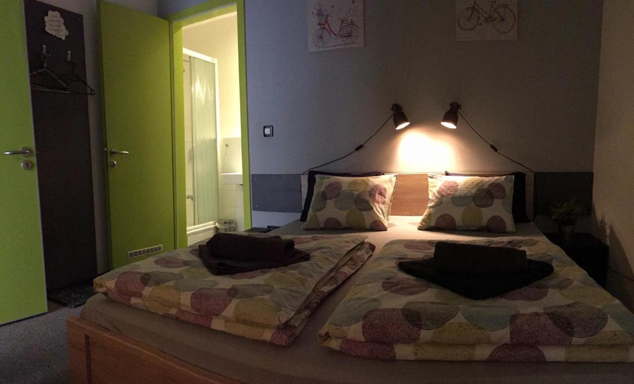 Hostel Chic Zagreb Buitenkant foto